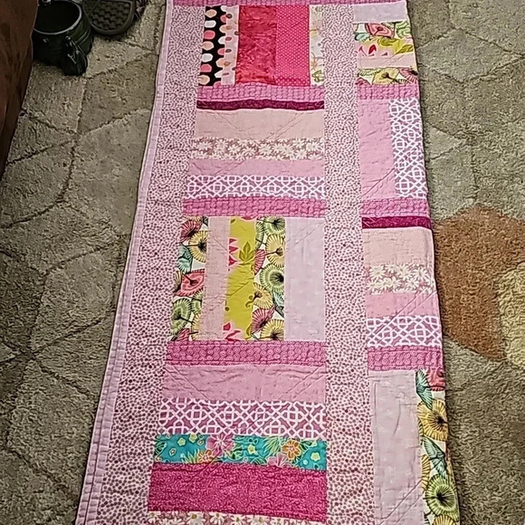 Courthouse steps pattern baby quilt - Picture 2 of 3